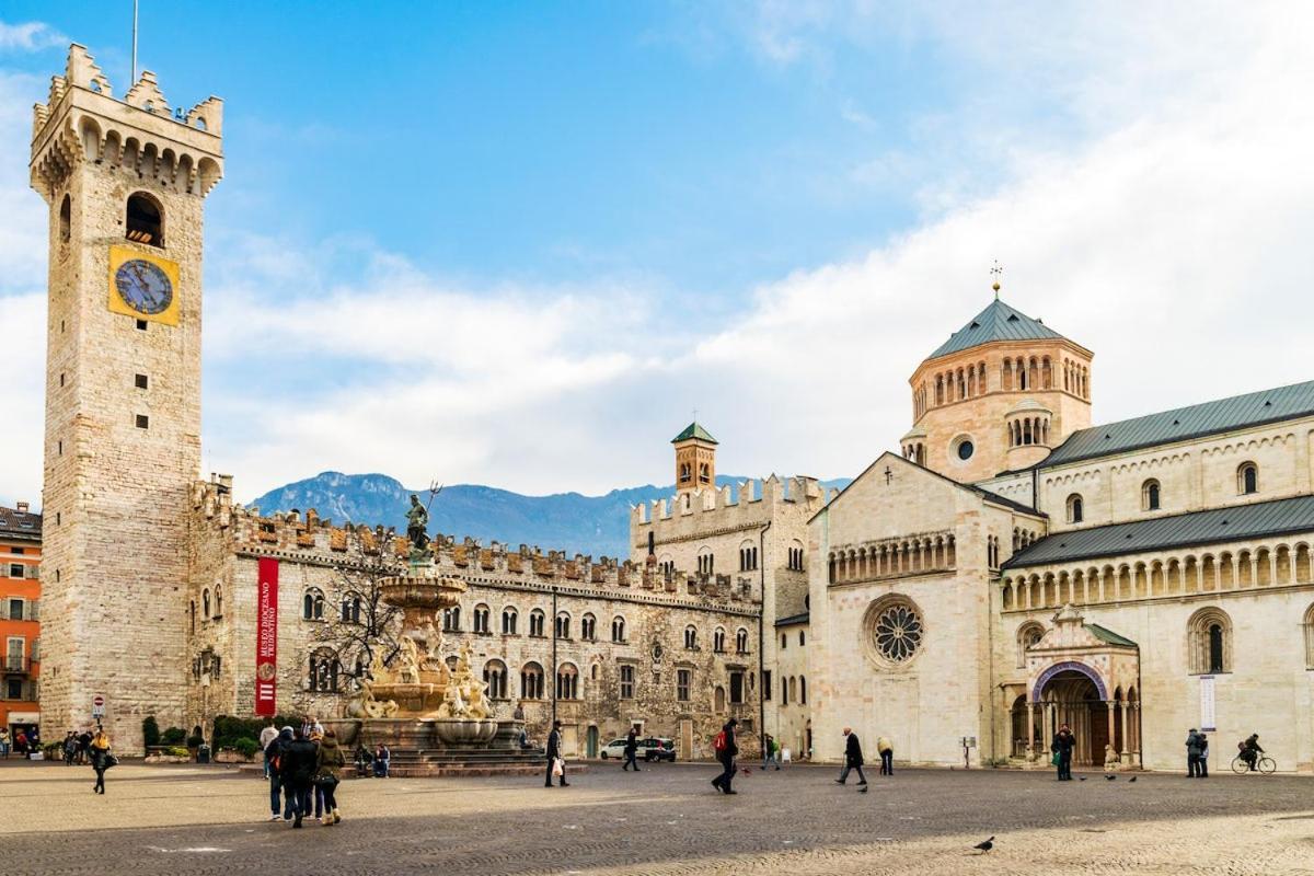 Appartamento Drio Le Mura Trento Luaran gambar